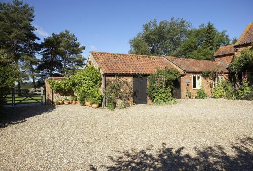 Exterior view, Pear Tree Cottage Norfolk in Wickmere