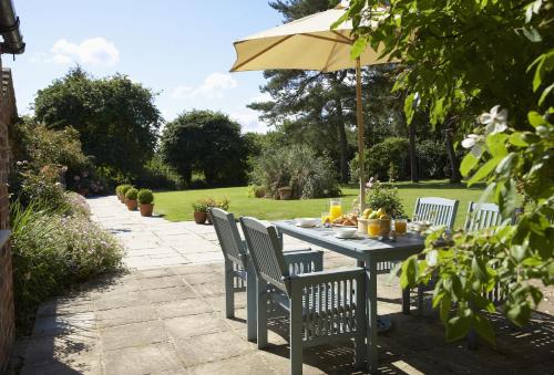 Exterior view, Pear Tree Cottage Norfolk in Wickmere