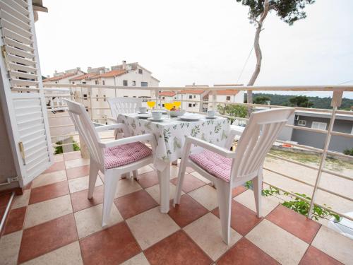 Apartment Bencun-3 by Interhome