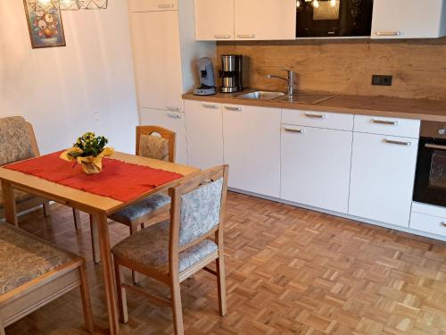 Apartment Waldfrieden by Interhome in Oberwang