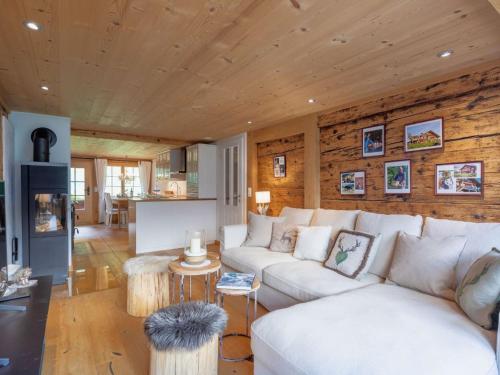 Apartment Chalet Bijou- 1 OG by Interhome Lenk