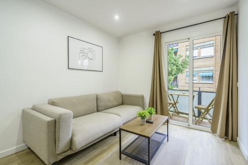 The White Flats Les Corts - image 9