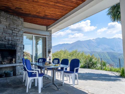 Holiday Home Carina Lakeview by Interhome in Carona