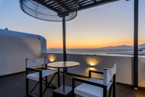 Queen Suite with Sea View image 8