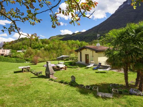  Holiday Home Casa Grandola-Green Garden by Interhome in Naggio