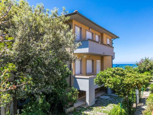 Apartment Marequì by Interhome