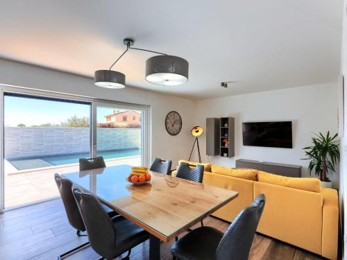 Holiday Home Villa Ani by Interhome in Šišan