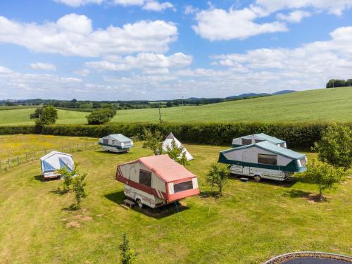 Malvern Hills View Glamping 16+