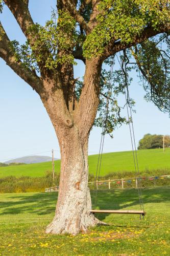 Malvern Hills View Glamping 16+