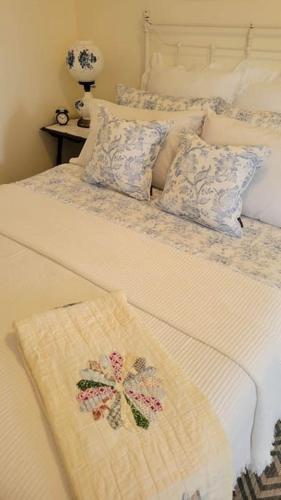 Clinton Pond Bed and Breakfast - Photo 3