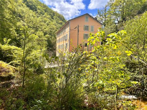 Viesnīcas āriene, Notre-Dame d'Escouloubre Sources d'eaux chaudes privées et sauna (Notre-Dame d'Escouloubre Sources d'eaux chaudes privees et sauna) in Escouloubre