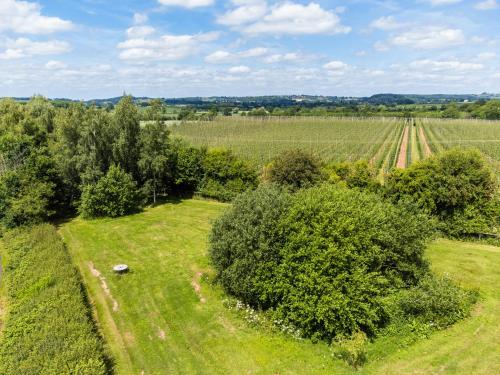 Malvern Hills View Glamping 16+