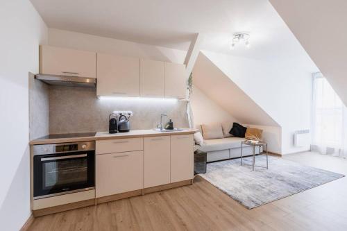 Na NEBEsích (Na NEBEsich) in ลาซเช