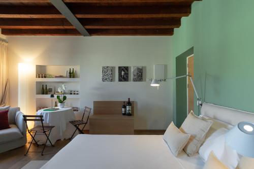 Massimago Wine Suites - image 8