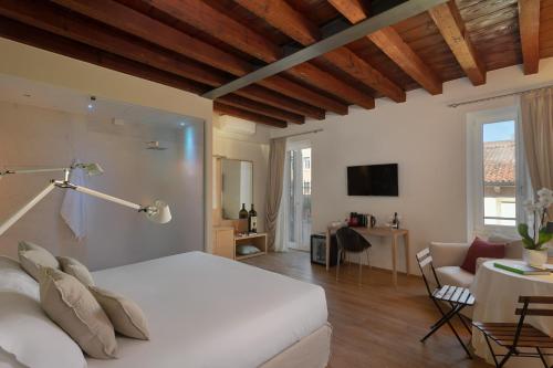 Massimago Wine Suites - image 12