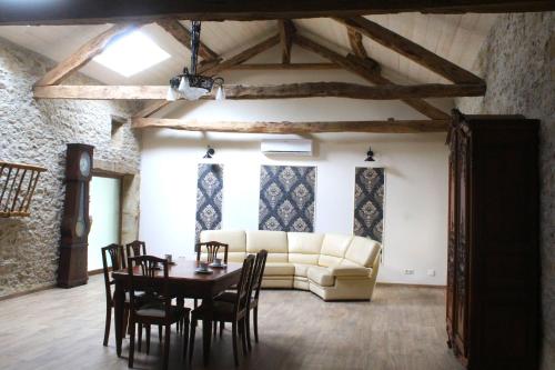 Gîte - La Couderquié (Gite - La Couderquie) in 洛特勒克