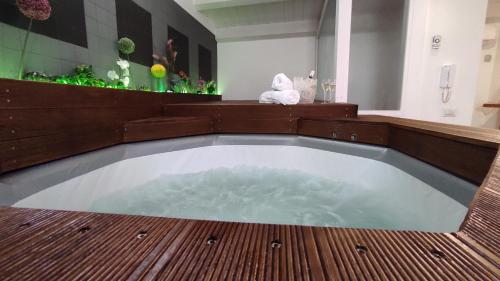 Hot tub, ''B&B Santa Rita Corato fitta camere'' in Corato
