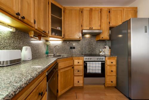 View Port Apartment - main image