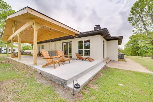 Checotah Vacation Rental with Eufaula Lake Access!