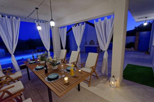 Balkons/terase, Unique retreat - Apartment Harmony with private pool in Gizdavac