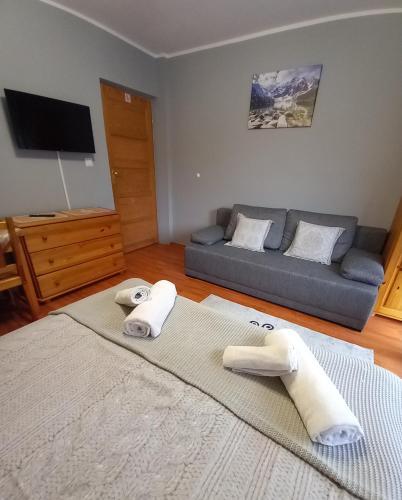 Quadruple Room with Mountain View image 3