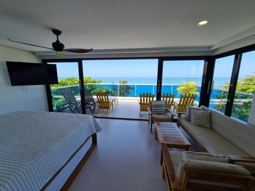 Exterior view of Camino Palmero Covenas