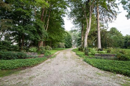 Winthrop Estate 12K SF 32 Acres