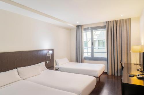 Double Room with Extra Bed image 3