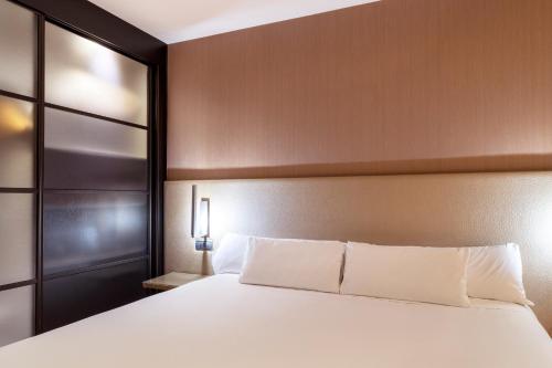 Double Room with Extra Bed room in Iberik Santo Domingo Plaza Hotel
