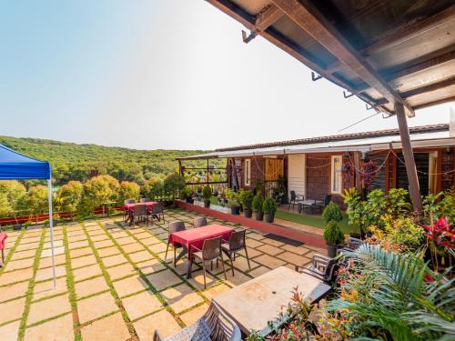 Kert, Red Button Resort in Mahabaleshwar