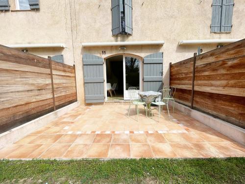 Appartement 11 en duplex - LES SUITES DE ROBINSON - Résidence avec piscine en bord de Siagne, à Mandelieu-La-Napoule