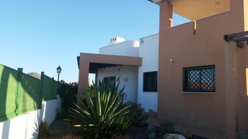 Stunning 3-Bed Villa detached with private pool