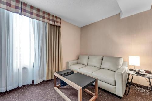 Buffalo Airport Hotel