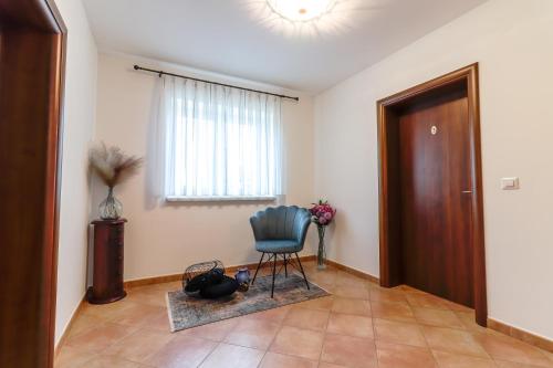 Viesnīcas āriene, Bed & Breakfast Kastel in Zbandaj