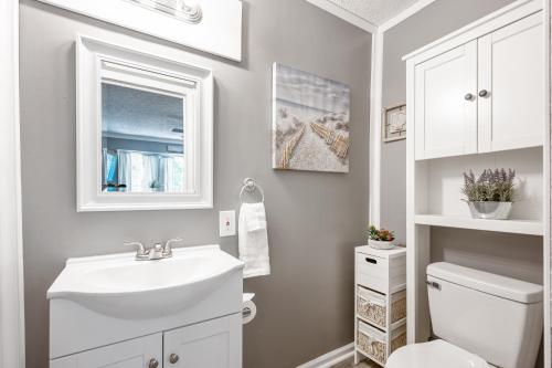 5BR Combined Units with Hot tub and Grill 5BR Combined Units with Hot tub and Grill