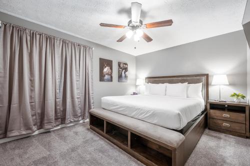 5BR Combined Units with Hot tub and Grill 5BR Combined Units with Hot tub and Grill