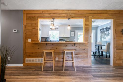 5BR Combined Units with Hot tub and Grill 5BR Combined Units with Hot tub and Grill