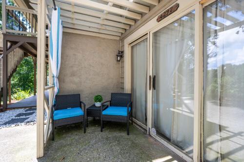 5BR Combined Units with Hot tub and Grill 5BR Combined Units with Hot tub and Grill