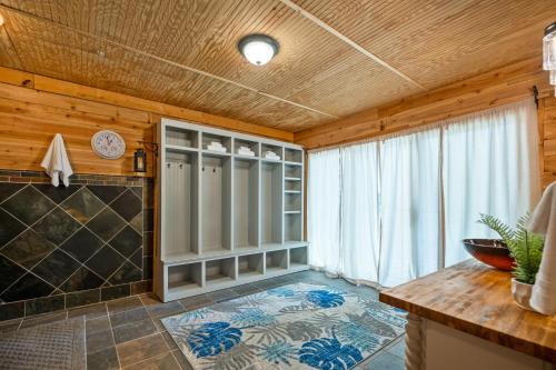 5BR Combined Units with Hot tub and Grill 5BR Combined Units with Hot tub and Grill