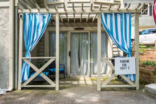 5BR Combined Units with Hot tub and Grill 5BR Combined Units with Hot tub and Grill