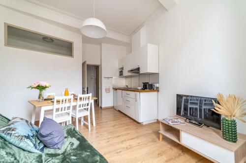 One-Bedroom Apartment image 10