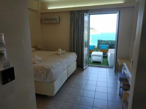 Sea View Double/Twin Room with Private Garden