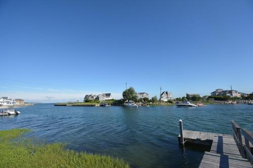 Private Summer Rental Beach House with a 30ft Boat Dock in Southampton, USA