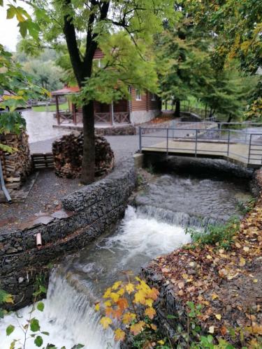 Зачаровані Карпати, Воловець in Volovets'