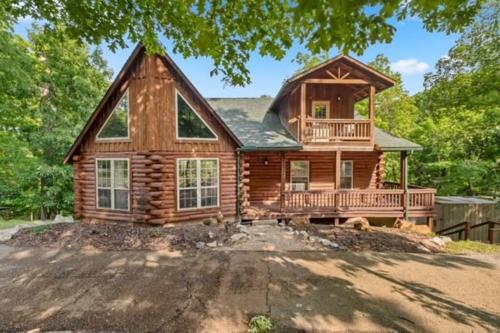 Main Lodge at Lake Forest Cabins in Eureka Springs, Vereinigte Staaten von Amerika