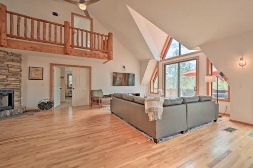 Payson Cabin with Deck, Grill and Mountain Views