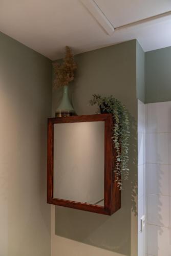 One-Bedroom Apartment image 2