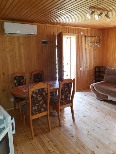 Зачаровані Карпати, Воловець in Volovets'