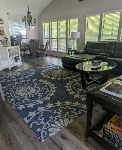 Lake ConRoy Estates - Unit A with Pool Access in Montgomery, USA