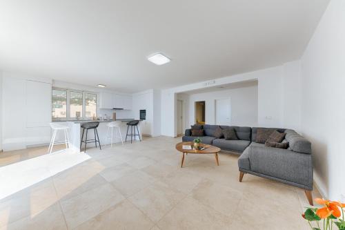 MonteCasa Seaview Rooms - image 3